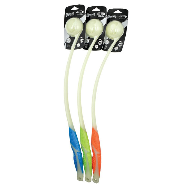 Chuckit! PRO MAX GLOW LAUNCHER 25M - 63.5cm (Medium 6cm Balls) image 0